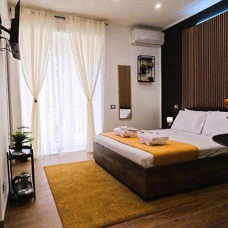 Blackwoody Contemporary Rooms - Napoli Centro Storico Eksteriør bilde
