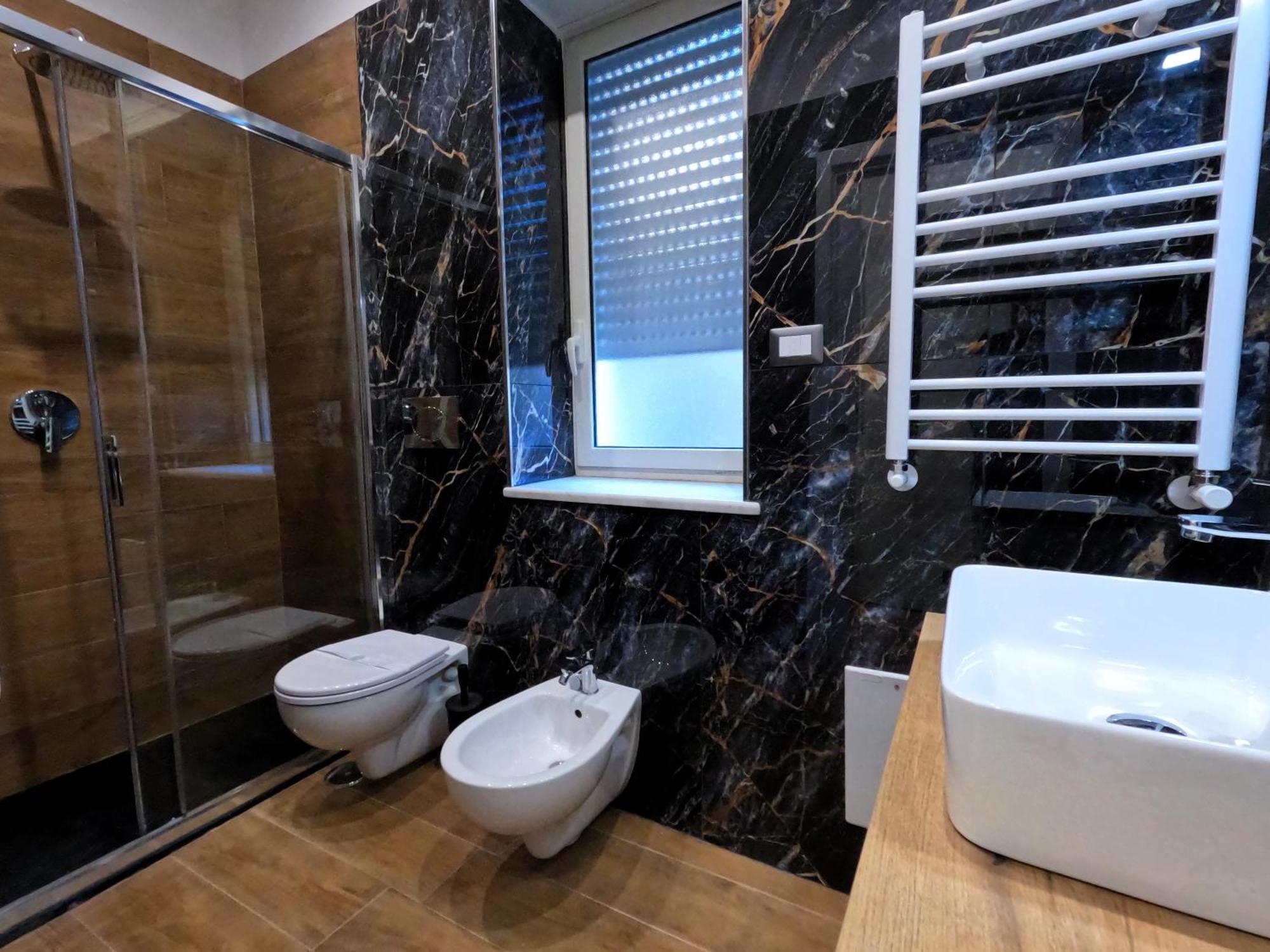Blackwoody Contemporary Rooms - Napoli Centro Storico Eksteriør bilde
