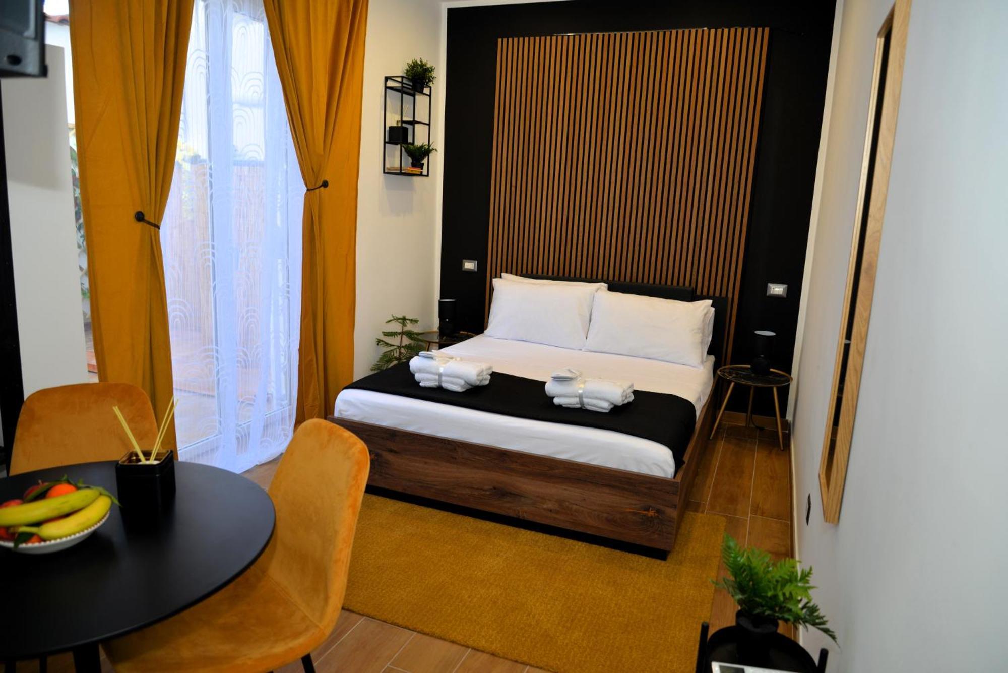 Blackwoody Contemporary Rooms - Napoli Centro Storico Eksteriør bilde